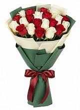 Букет Микс из красных и белых роз в Верхние Татышлы