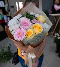 Букет цветов из:  Герберы, Розы и Хризантемы в Верхние Татышлы