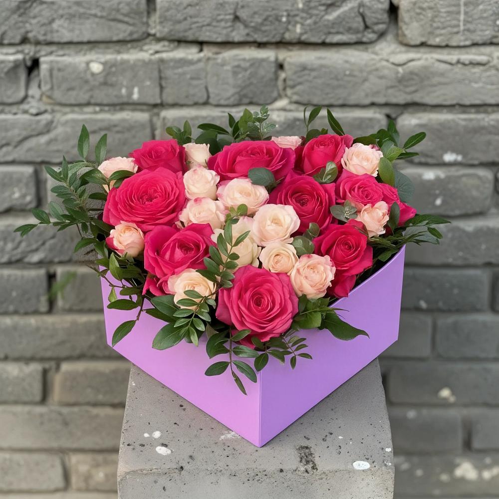 Цветочная композиция из Розы в коробке в Верхние Татышлы