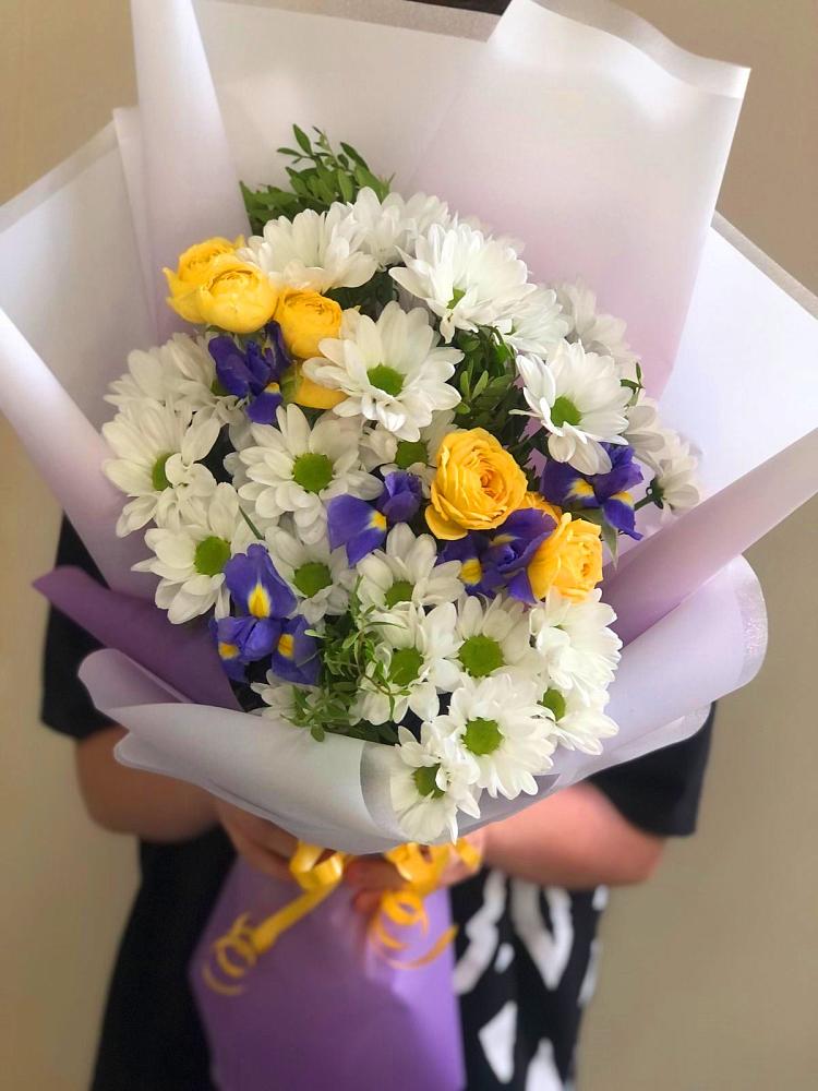 Букет цветов из: Ирисы, Хризантемы и Розы в Верхние Татышлы