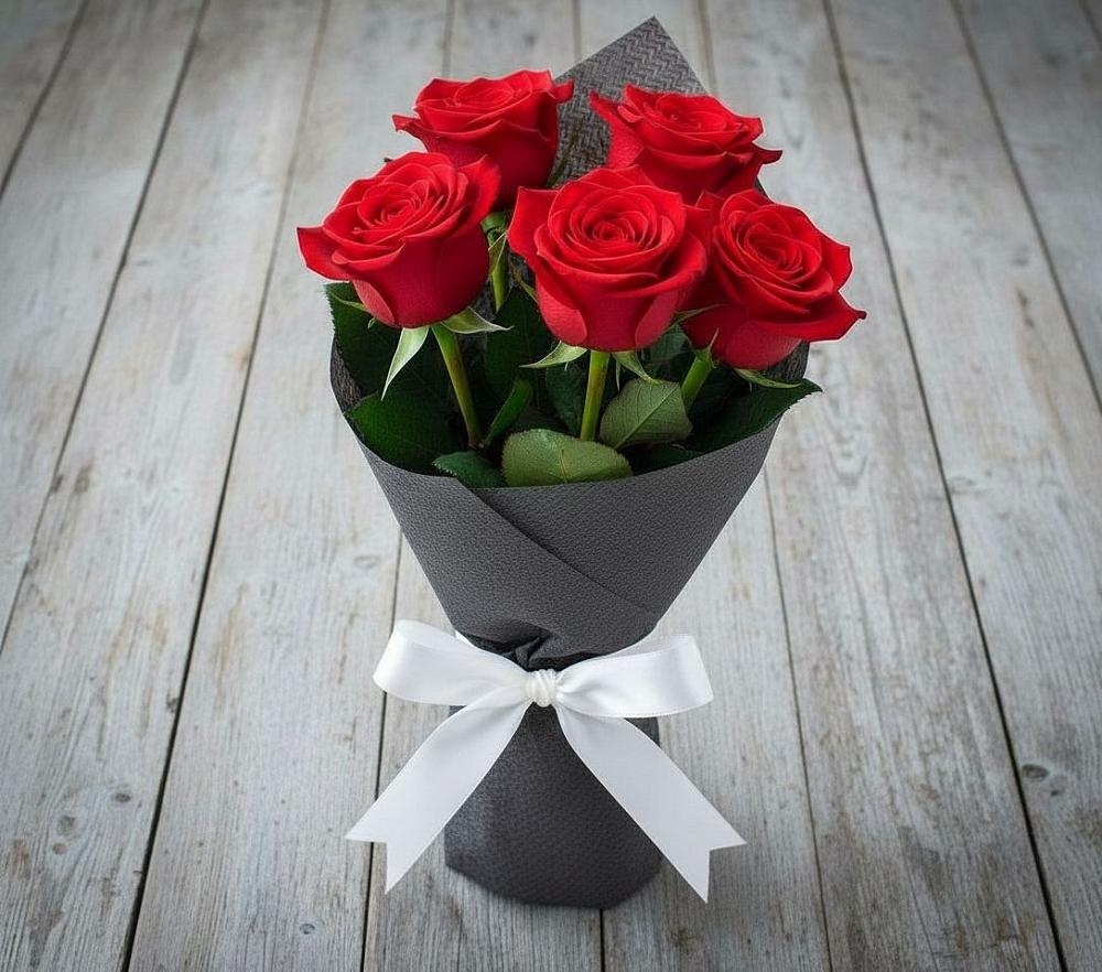 Букет 5 Красных роз Эдлесс Лав в Верхние Татышлы