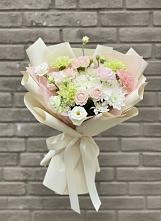 Букет цветов из:  Гвоздики, Розы, Лизиантусы и Хризантемы в Верхние Татышлы