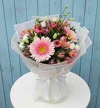 Букет цветов из:  Герберы, Альстромерии и Лизиантусы в Верхние Татышлы