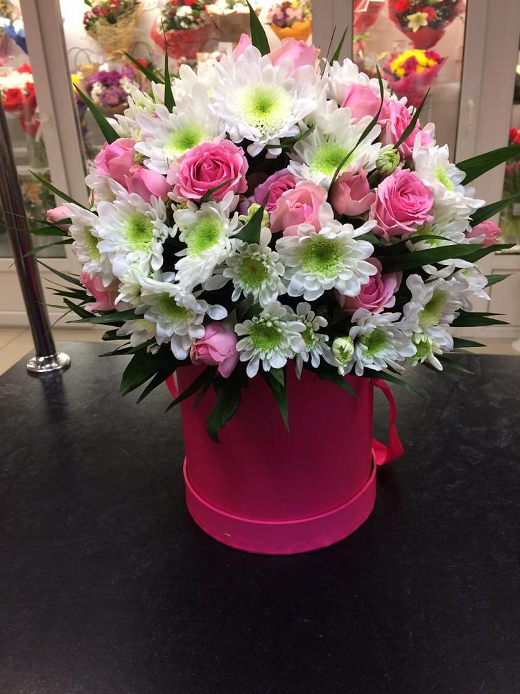 Цветочная композиция из Розы и Хризантемы в шляпной коробке в Верхние Татышлы